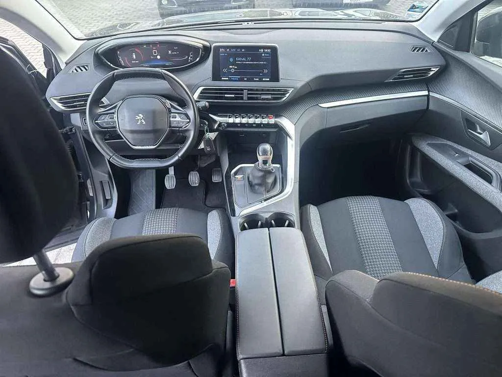 PEUGEOT 3008 - 1.2 PureTech - 2019г.