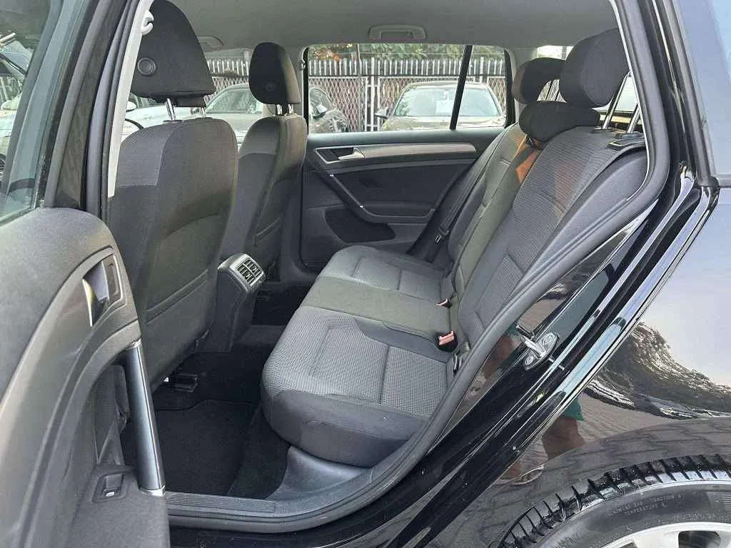 VW GOLF VII - 1.6 TDI - 2015г.
