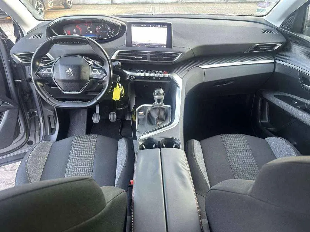 PEUGEOT 3008 Active Business - 1.2 Puretech - 2018г.