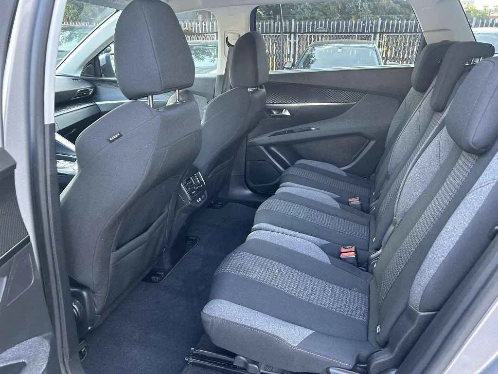 PEUGEOT 5008 Avtomatik - 1.5 HDI - 2020г.
