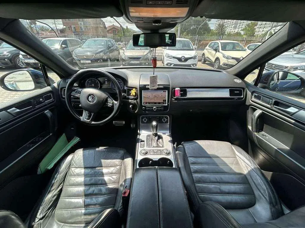 VW TOUAREG R-Line - 3.0 TDI - 2011г.
