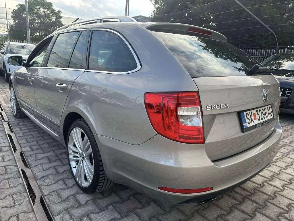 SKODA SUPERB - 2.0 TDI (DSG) - 2014г.