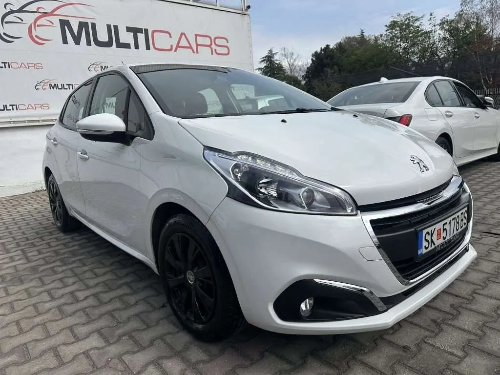 PEUGEOT 208 - 1.2i - 2019г.