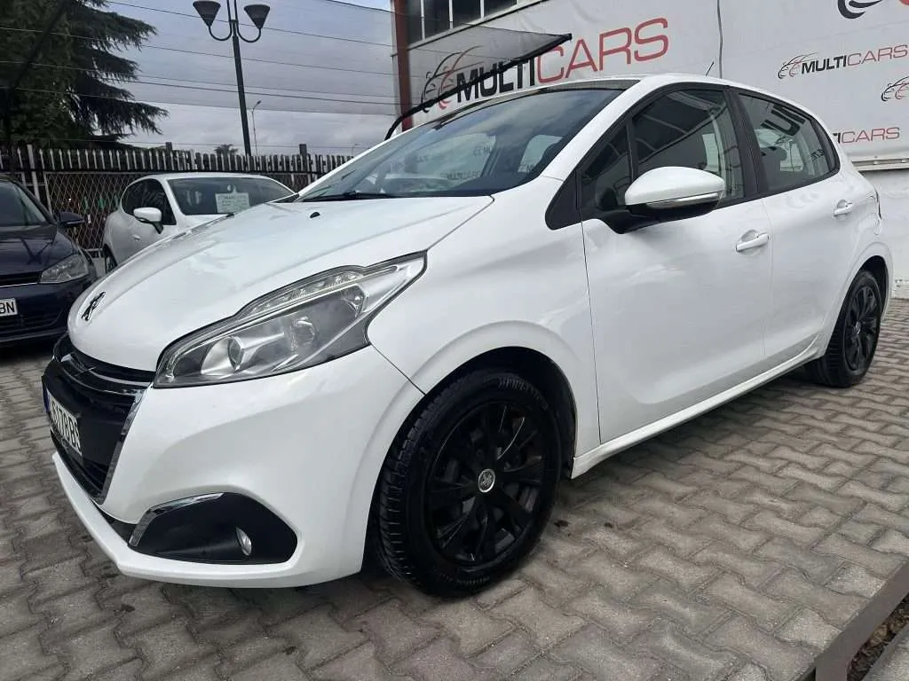 PEUGEOT 208 - 1.2i - 2019г.