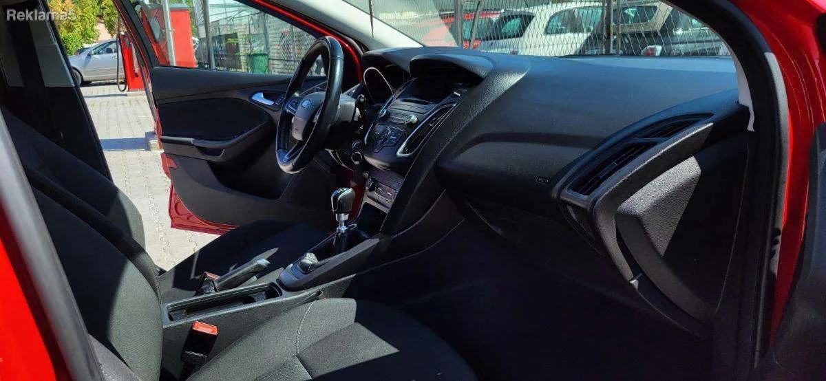 Ford Focus 1.5 tdci 95ks 2017 прв сопственик + гаражиран
