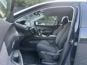 PEUGEOT 3008 - 1.2 PureTech - 2019г.