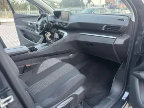 PEUGEOT 3008 - 1.2 PureTech - 2019г.