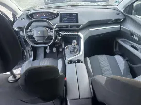PEUGEOT 3008 - 1.2 PureTech - 2019г.
