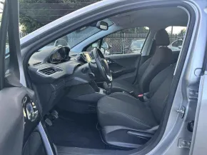 PEUGEOT 208 Allure - 1.2 PureTech - 2019г