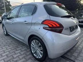 PEUGEOT 208 Allure - 1.2 PureTech - 2019г