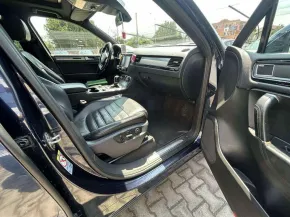 VW TOUAREG R-Line - 3.0 TDI - 2011г.